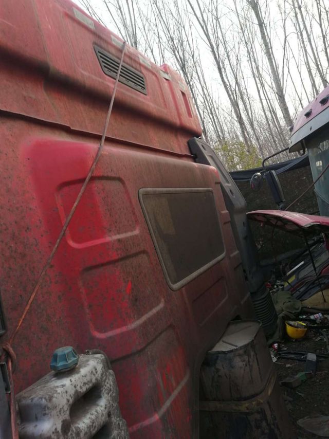 解放J6P拆车驾驶室9成新