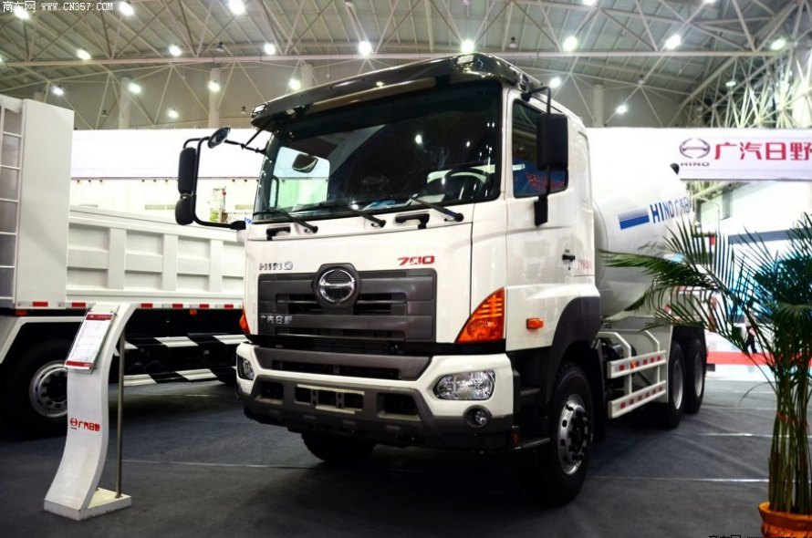 广汽日野 700系列 350马力 6×4 混凝土搅拌运输车(YC5250GJBFS2PM4)整拆件