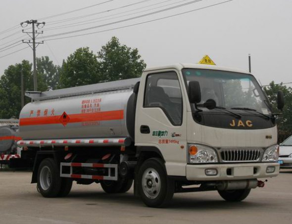 醒狮 100马力 4×2 运油车(SLS5072GYYJ)整拆件