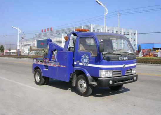 湖北新中绿 中洁 95马力 4×2 清障车(XZL5040TQZ3)整拆件