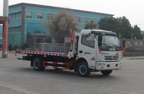 湖北新中绿 中洁 136马力 4×2 清障车(XZL5080TQZ4)整拆件