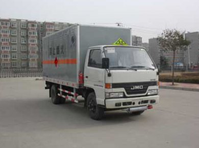 郑州红宇 102马力 4×2 爆破器材运输车(HYJ5062XQY)整拆件