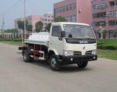 湖北宏宇 虹宇 115马力 4×2 喷洒车(HYS5040GPSE)整拆件