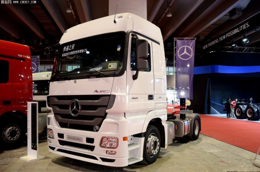 奔驰 Actros重卡 408HP 4*2 牵引车Actros 1841 LSNR