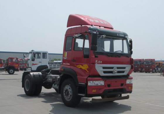 中国重汽 新黄河重卡 220马力 4×2 牵引车(ZZ4184K3616D1)整拆件