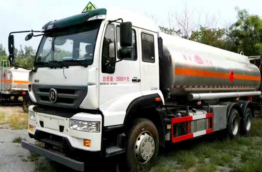 泰开汽车 岱阳 310HP 运油车TAG5250GYY泰开汽车 岱阳 310HP 运油车TAG5250GYY拆车件