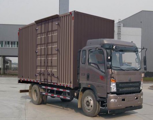 中国重汽 HOWO统帅 中卡 154马力 4×2 厢式 排半 载货车(ZZ5147XXYG421CE1)整拆件