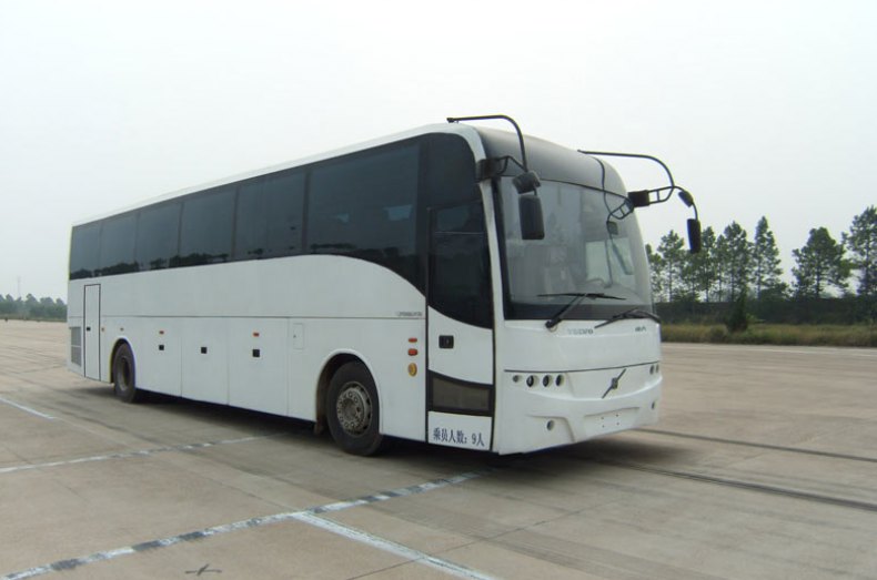 西安西沃 西沃客车 350HP 3-9人 采血车 XW5172XCXA