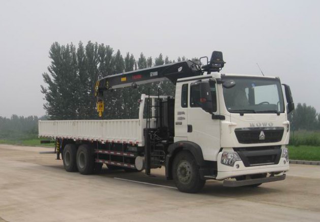 中国重汽 HOWO 280HP 随车起重运输车ZZ5257JSQM584GD1B