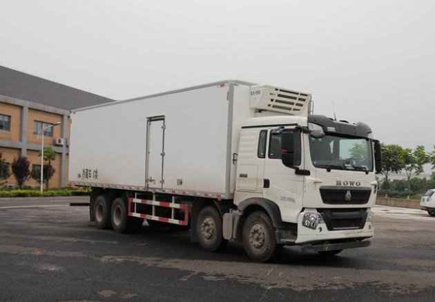 中国重汽 HOWO-T5G 340马力 8×4 冷藏车(ZZ5327XLCN466GE1)整拆件