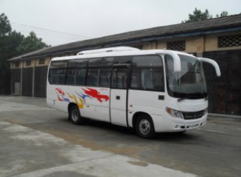 湖南衡山 衡山客车 130马力 24-29人 公路客车(HSZ6730)整拆件