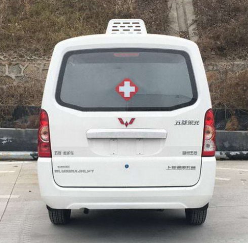 五菱汽车 五菱 107马力 7人 救护车(WLQ5026XJHLPY)整拆件