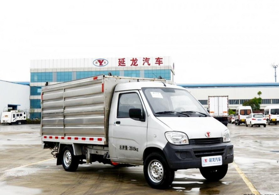 延龙汽车 延龙 68HP 密封式垃圾车LZL5030XTYBEV